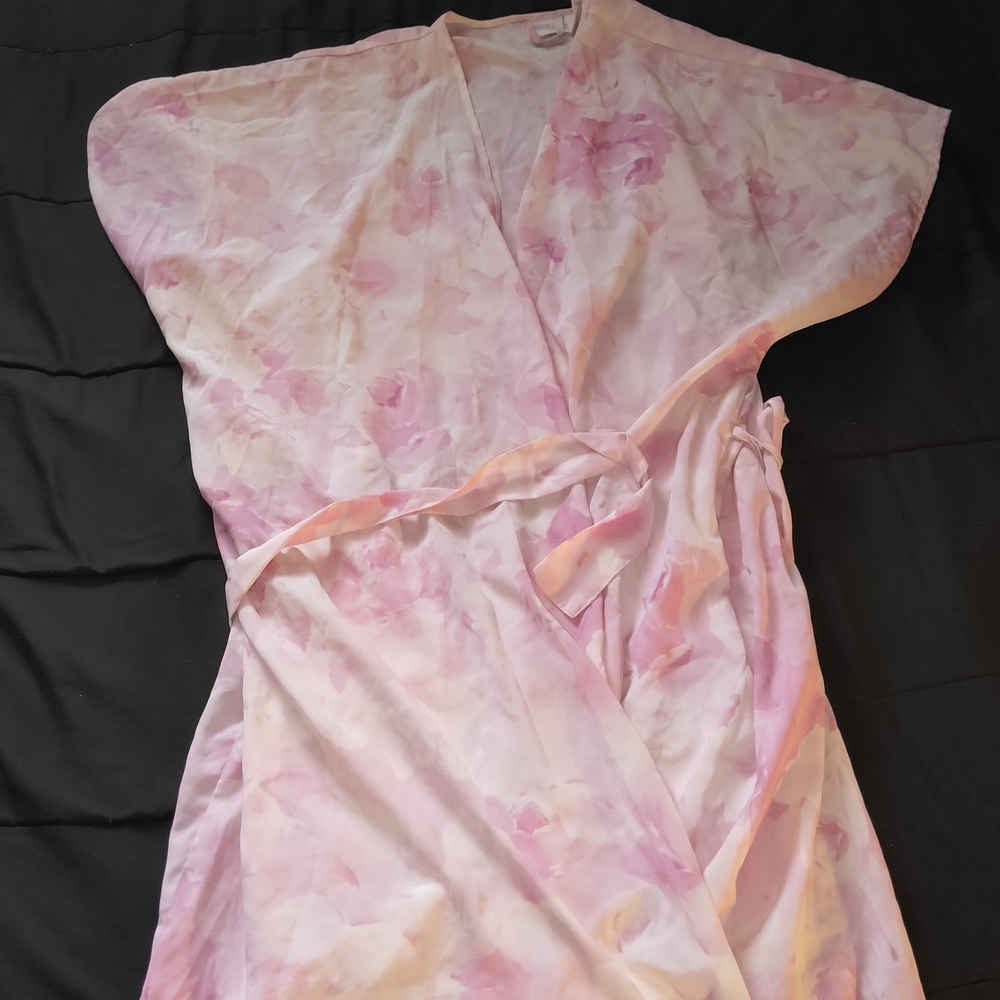 Elegant Pink Floral Women's Robe